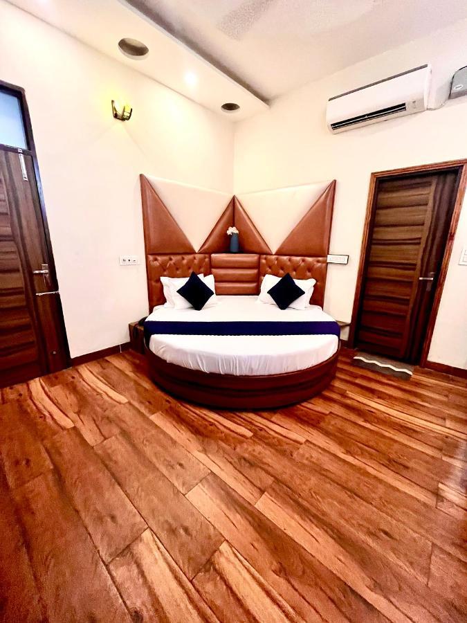Hotel Woodcrest Zirakpur - Best Family Hotel By - A Unit Of Sidham Group Exterior foto
