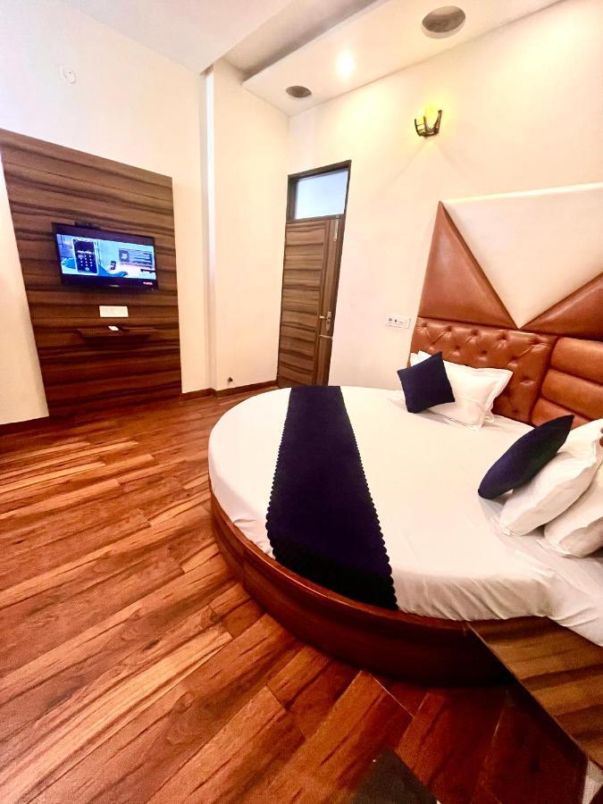 Hotel Woodcrest Zirakpur - Best Family Hotel By - A Unit Of Sidham Group Exterior foto
